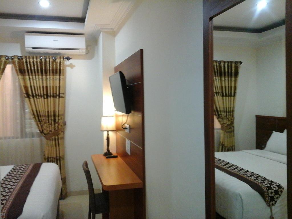 Maranatha Grand Hotel Yogyakarta Room photo