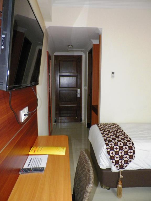 Maranatha Grand Hotel Yogyakarta Room photo
